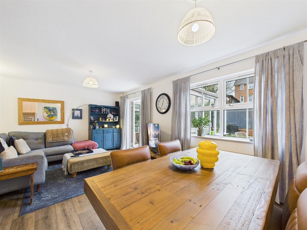 Property photo 1 of 15 Cam02435G0-Pr0096-Still009.Jpg