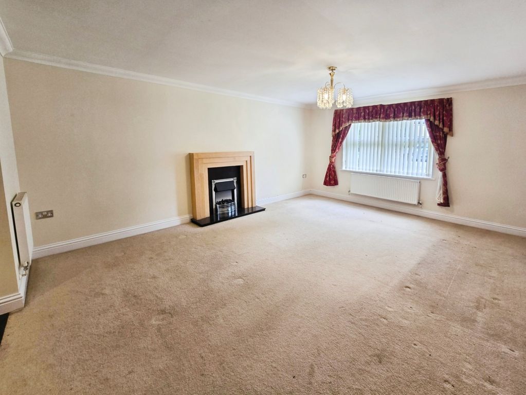 Property photo 3 of 11 Pbox-Img.Jpg