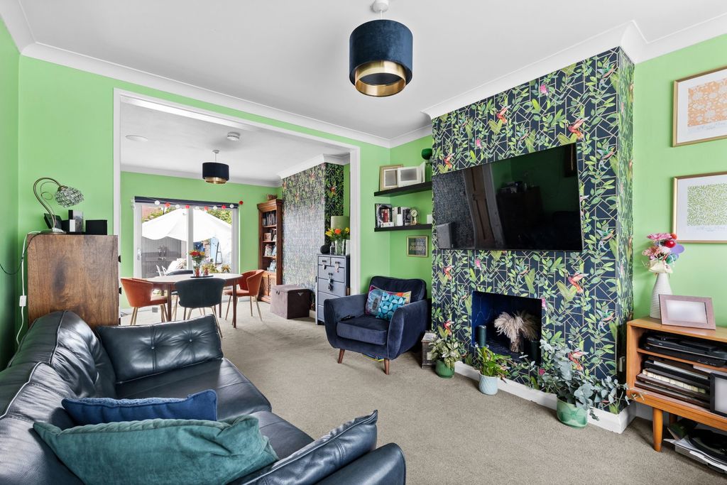 Property photo 3 of 18