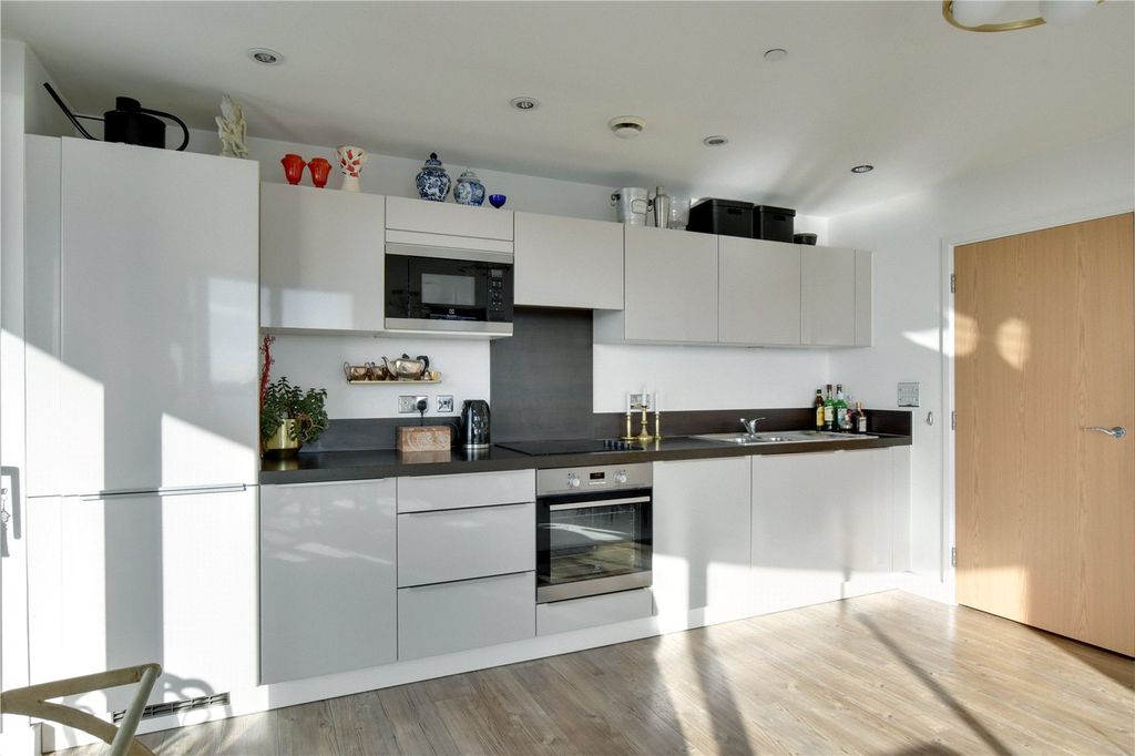 Property photo 2 of 20 Picture No. 02