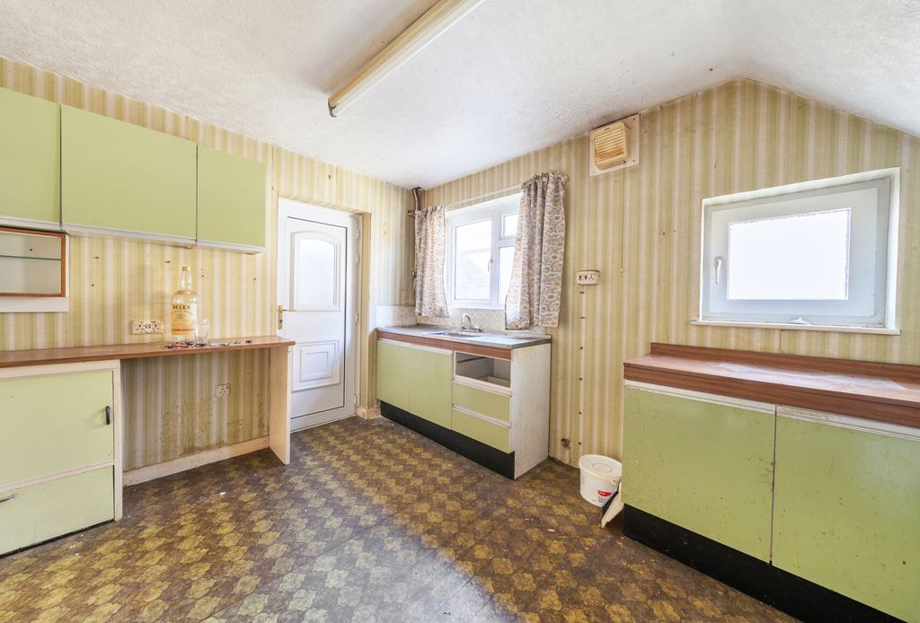Property photo 2 of 12 1448511-6-69F1d1c...