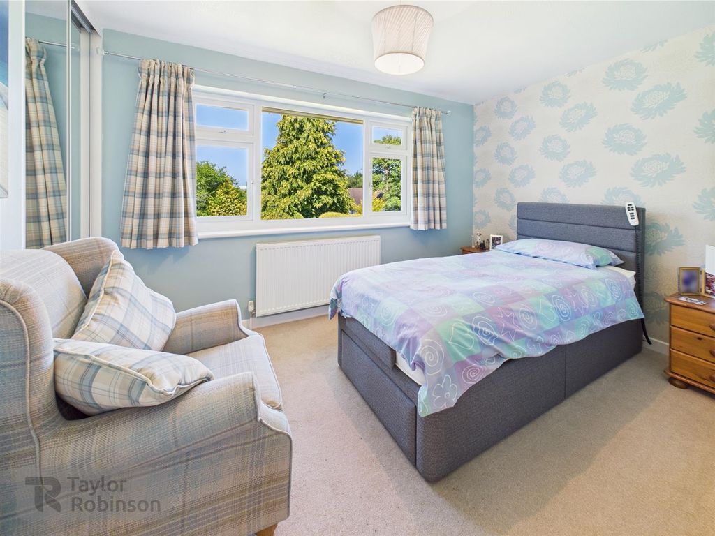 Additional image 12 of 5 bed detached house for saleMount Close, Pound Hill, Crawley RH10