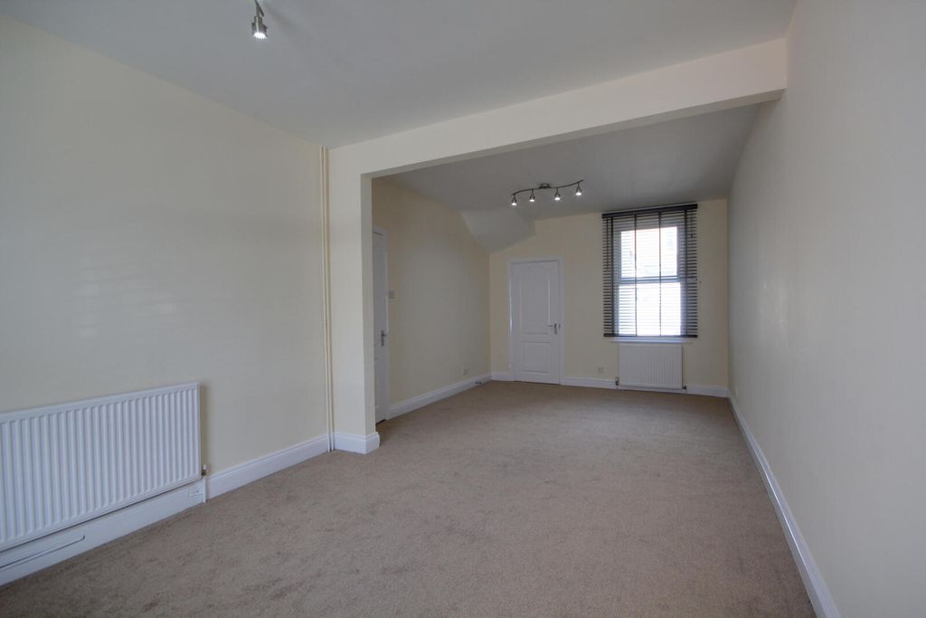 Property photo 2 of 8 Picture No. 04
