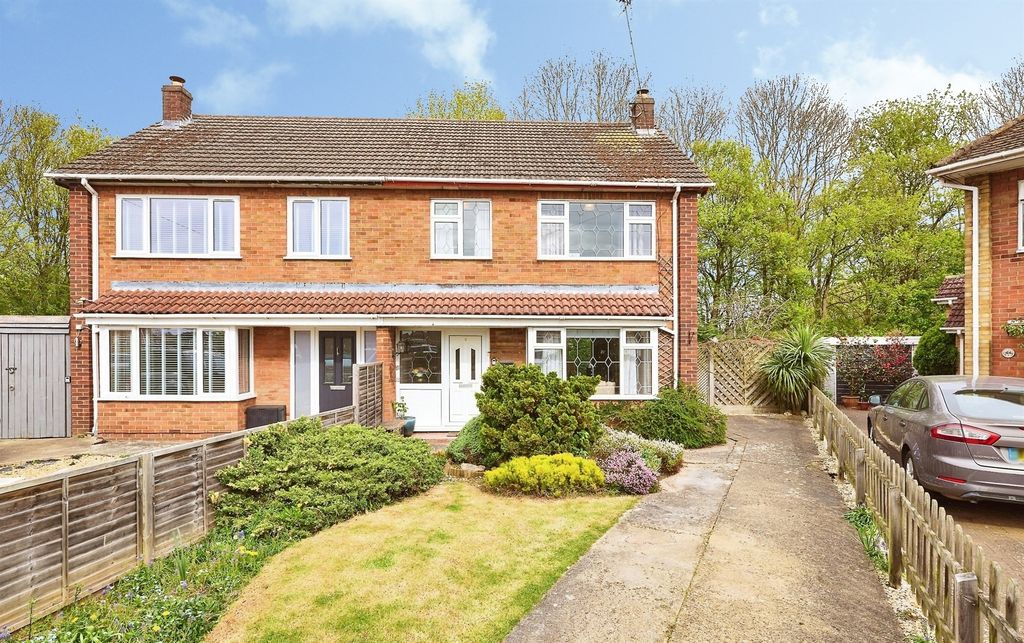 Property photo 1 of 12