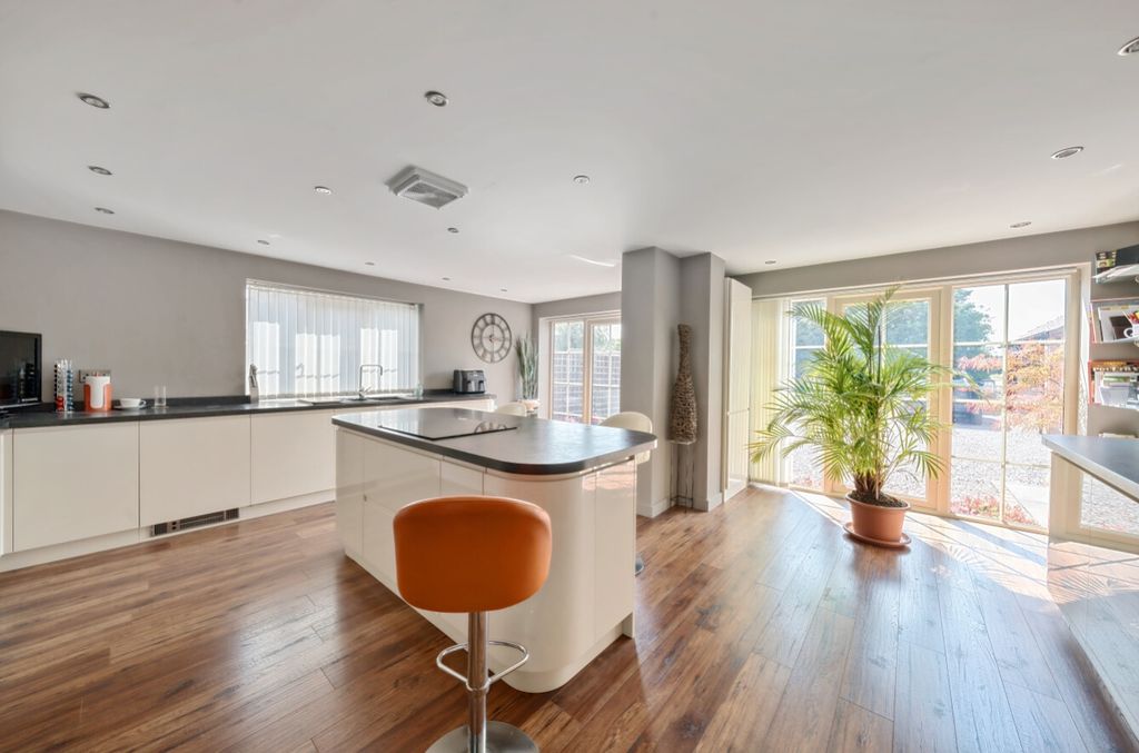 Property photo 3 of 21 1165944 (4)