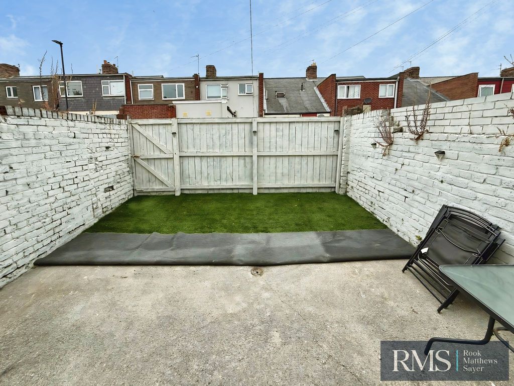 Property photo 2 of 9 Photo 9