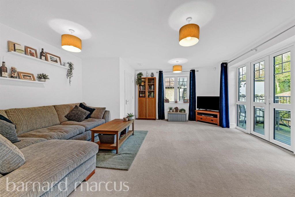 Property photo 1 of 12 Living Room