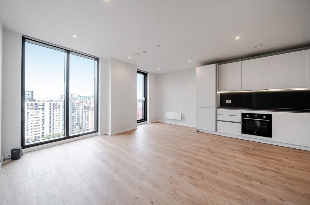 Property photo 2 of 17 1513548-8-6A97F40...