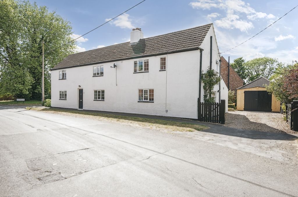 Property photo 1 of 18 1294634-26-682cc5E1Ca3cd-Arw