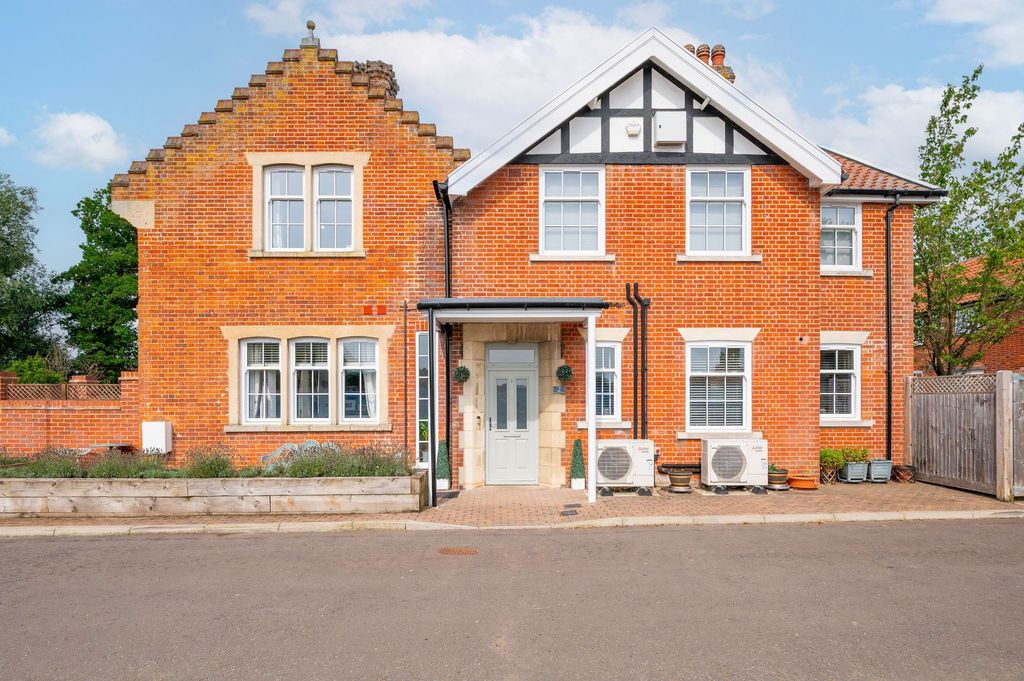 Property photo 1 of 27