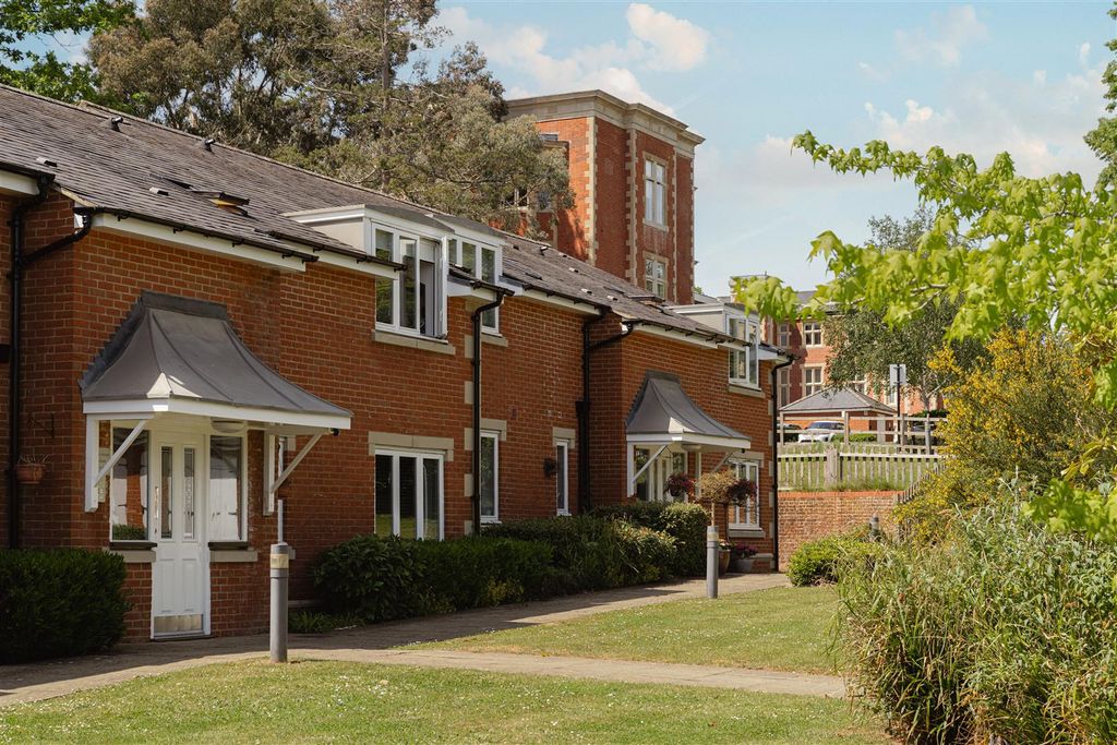 Property photo 2 of 18 14.Jpg