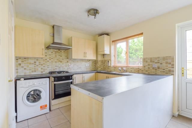 Property photo 2 of 10 Kitchen