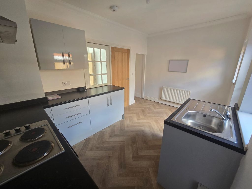 Property photo 3 of 11 Gallery