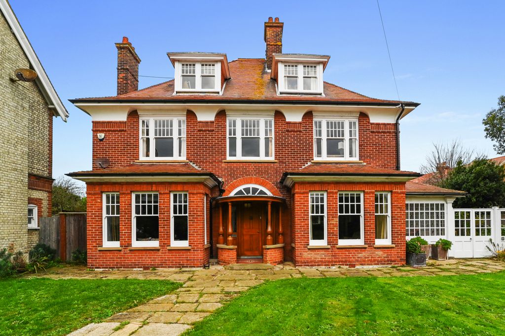 Property photo 3 of 35 Pt-Fc(Col)-Hempsteadlodge-33