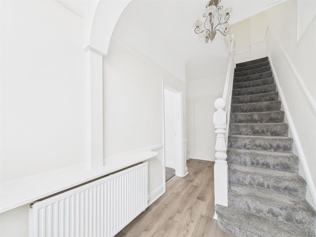 Property photo 3 of 40 Cam03604G0-Pr0153-Still002.Jpg