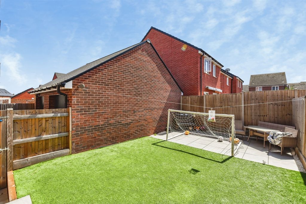 Property photo 3 of 12