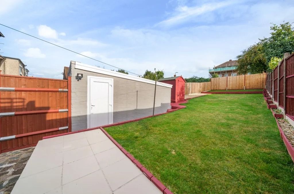 Property photo 3 of 8 4695972