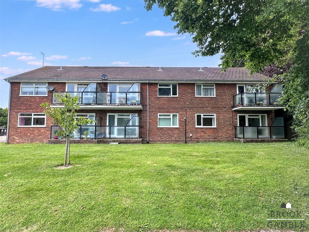 Property photo 2 of 15 01323 438506