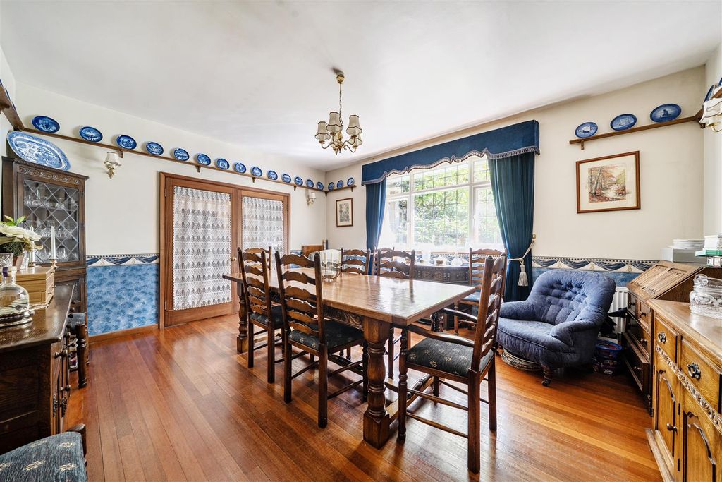 Property photo 3 of 17 Merlins - Dining Room.Jpg