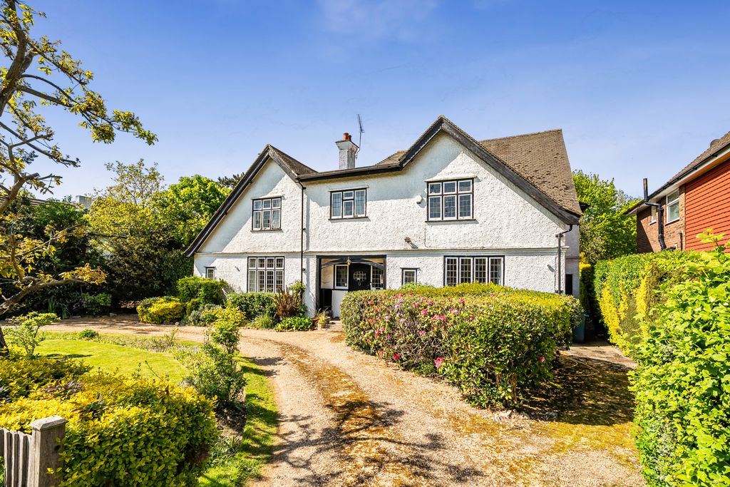 6 bed detached house for saleRoyston Park Road, Pinner HA5
