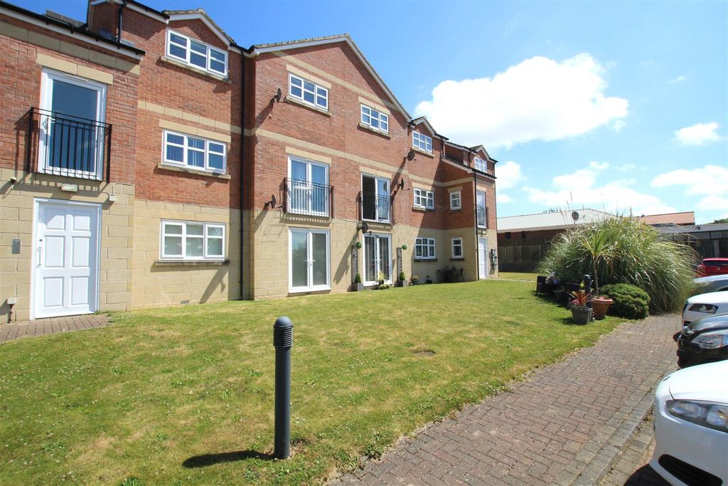 Property photo 2 of 7 External.Jpg