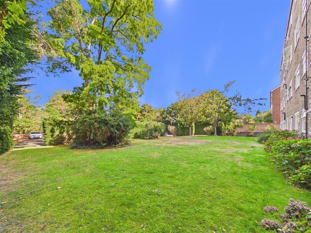 Property photo 2 of 12