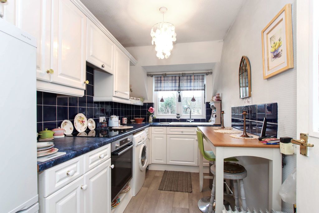 Property photo 2 of 8 Photo 6