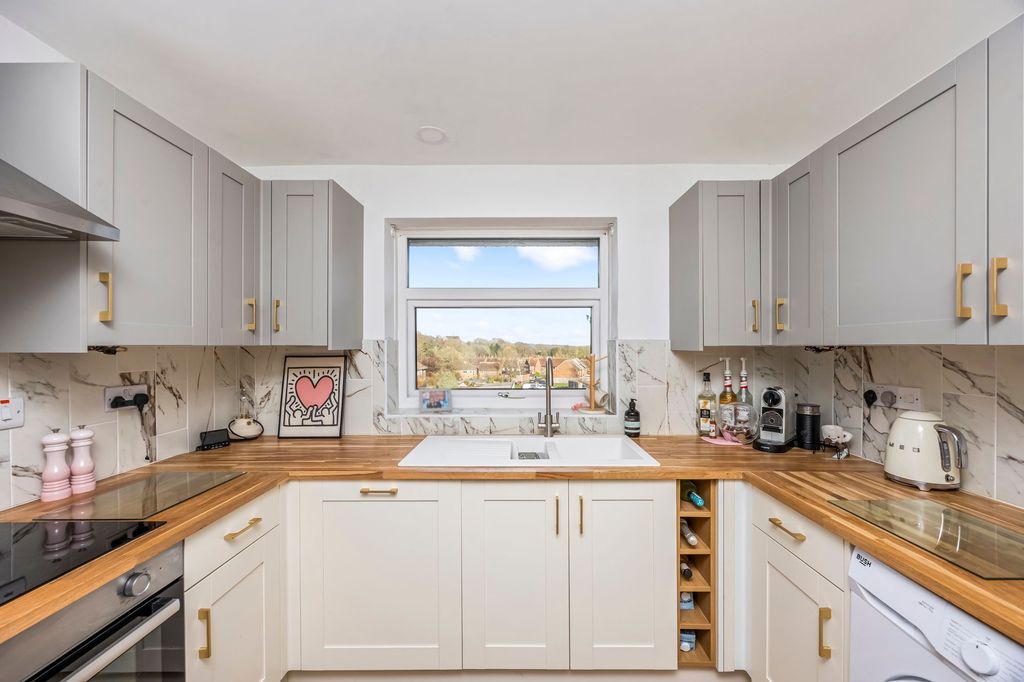 Additional image 7 of 2 bed flat for saleJarvis Road, Arundel BN18