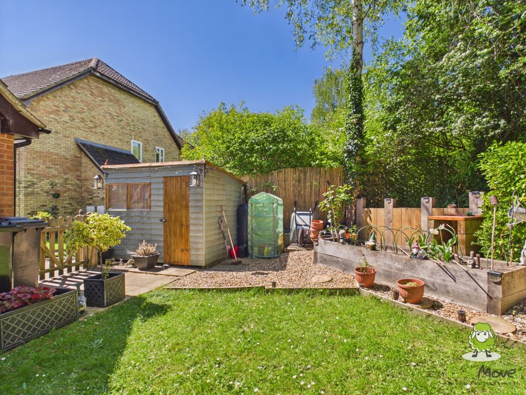 Property photo 3 of 14 Ewemove Basingstoke Ajax Close Garden