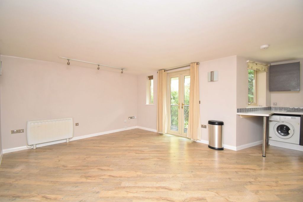 Property photo 3 of 9