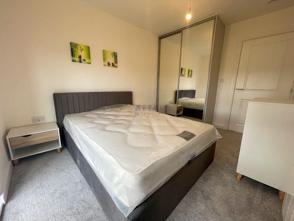 Property photo 2 of 12 Bedroom 1.Jpg