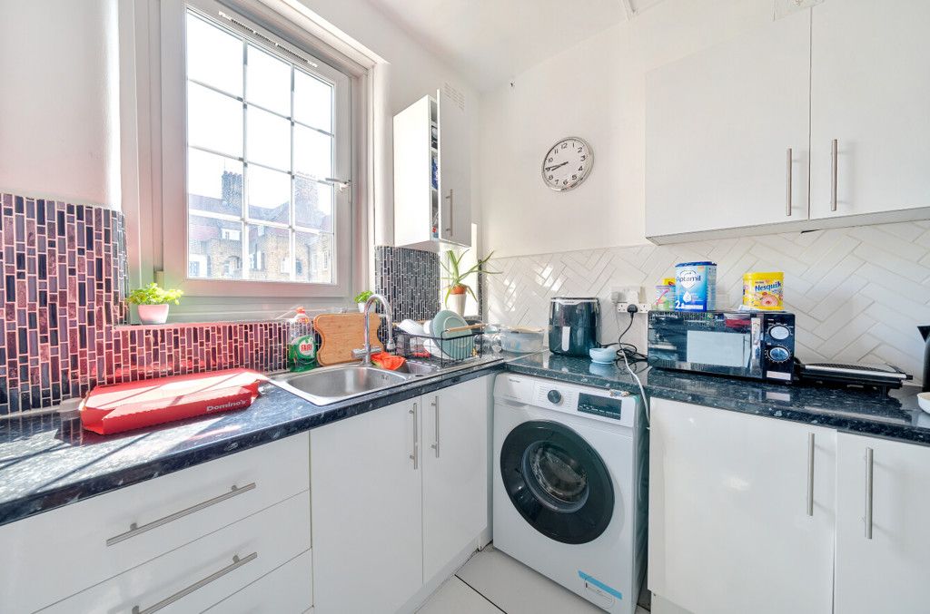 Property photo 2 of 12 Kitchen