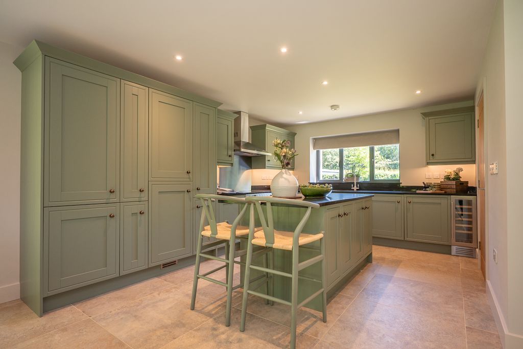 Property photo 3 of 17 2Theorchard,Holtroad,Fakenham-38
