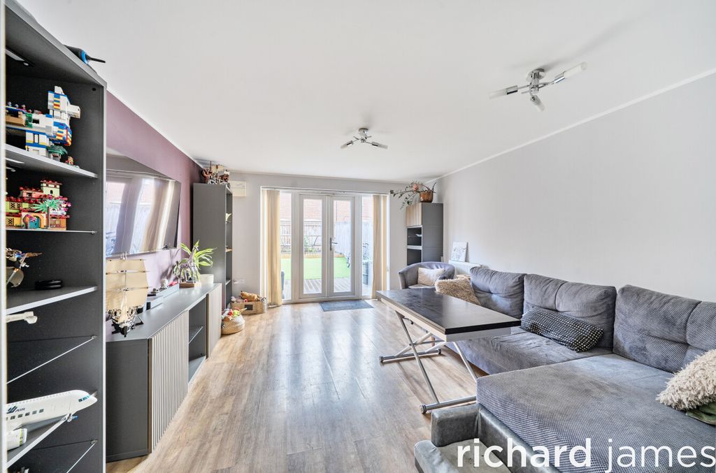 Property photo 2 of 14 4377F0B1c5Df465ba9851c11E428F5B1
