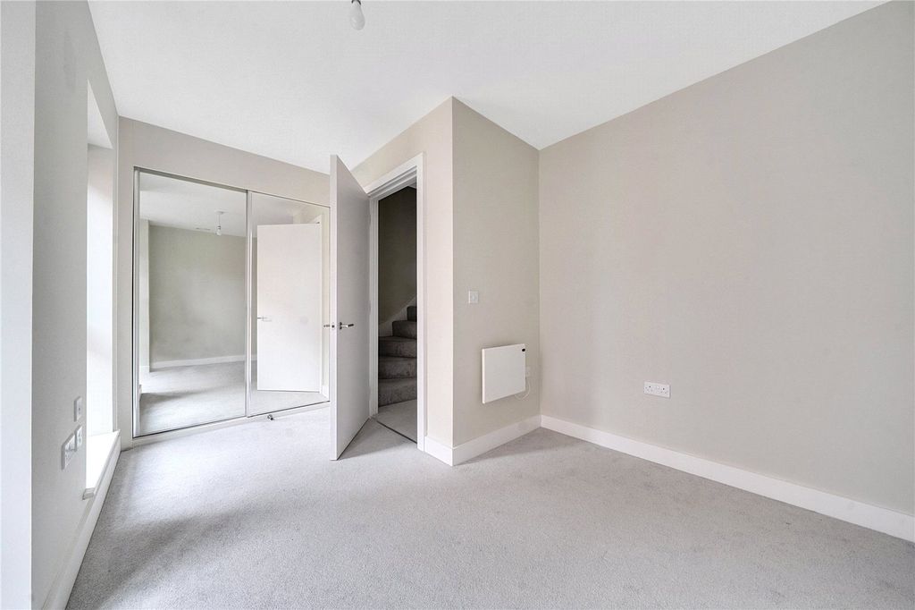 Property photo 3 of 14 Internal View