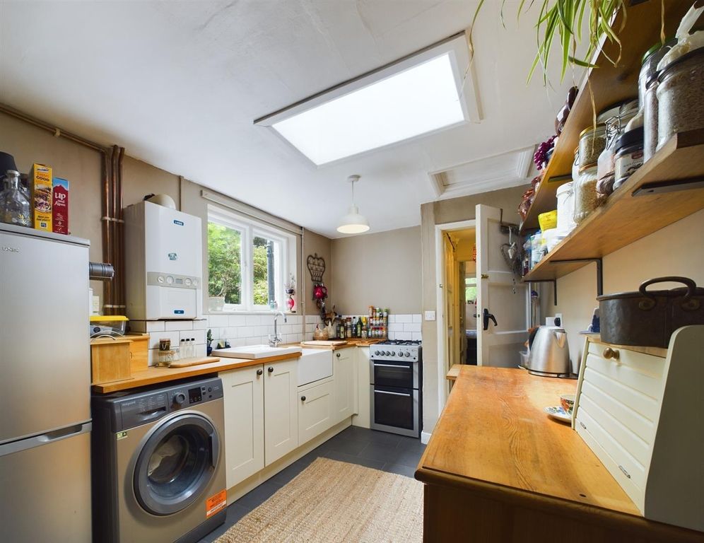 Property photo 3 of 14 Kitchen