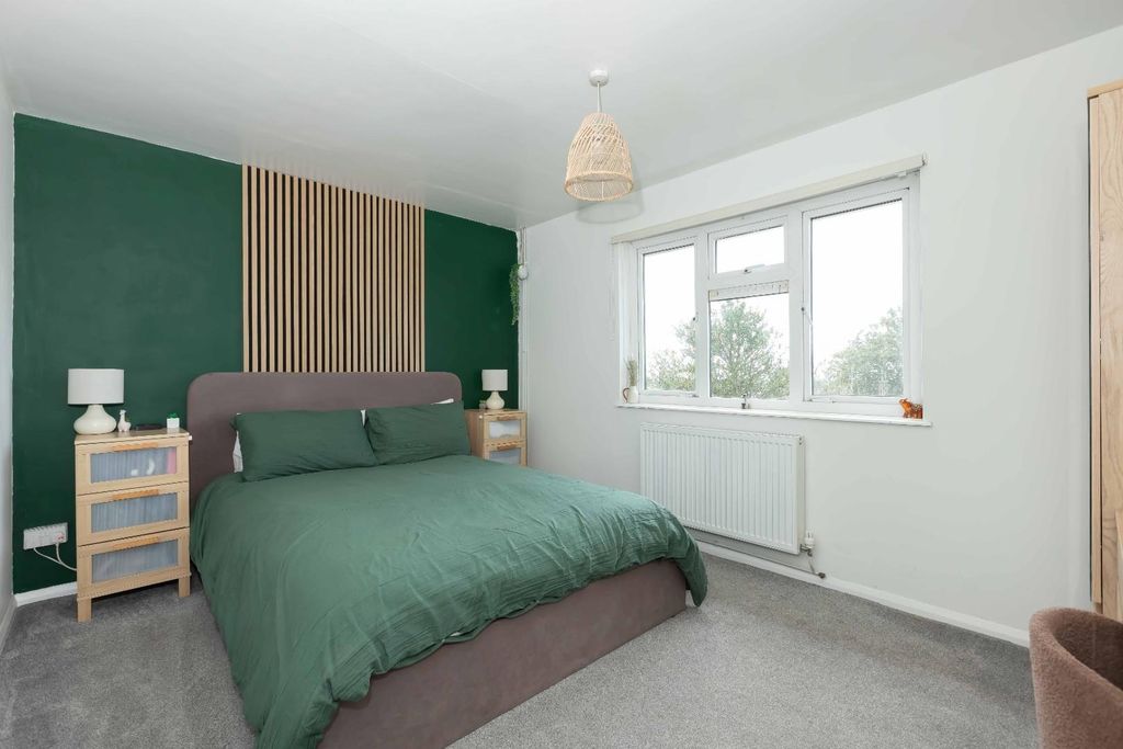 Property photo 3 of 17 Holmbush_11.Jpg