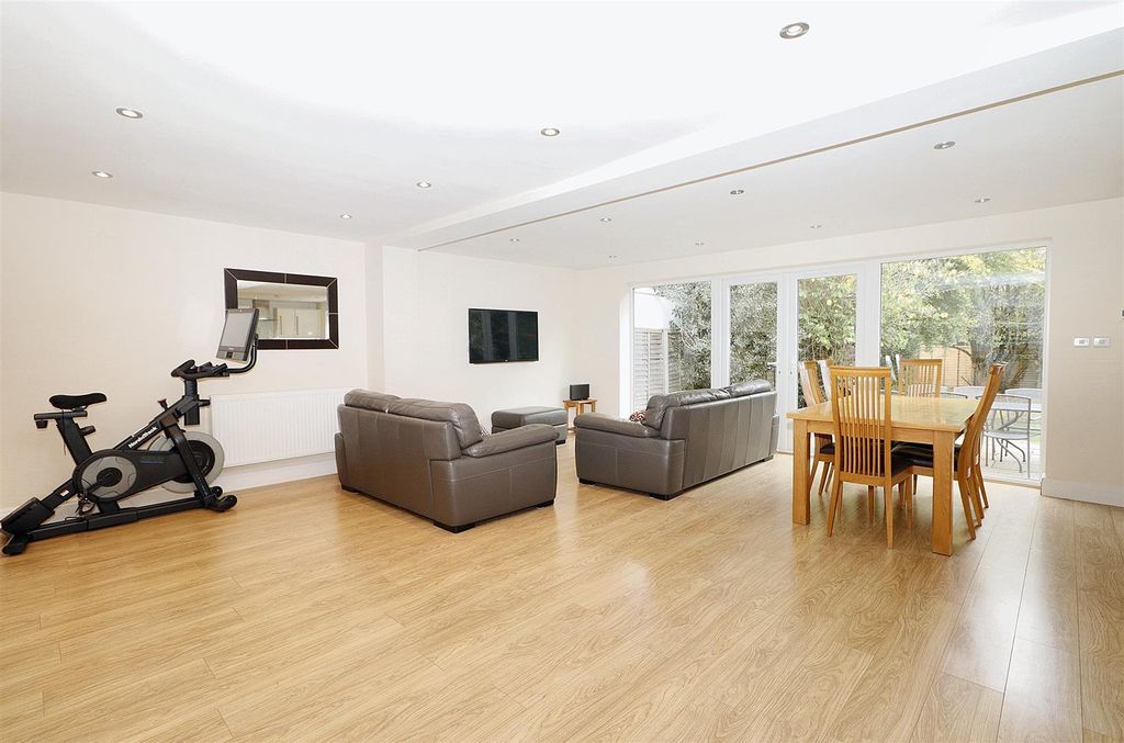 Property photo 2 of 32 Img_9595.Jpg