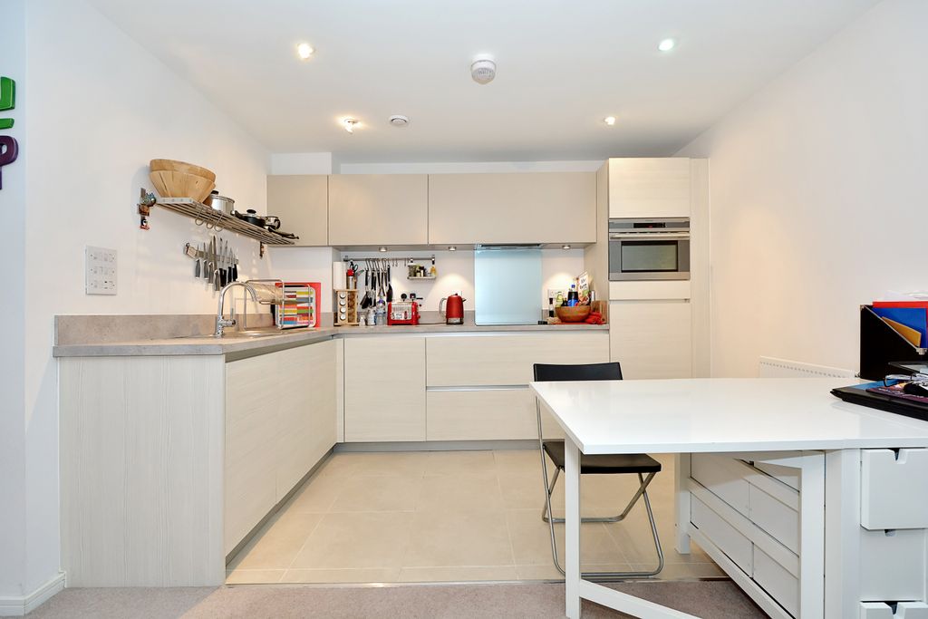 Property photo 2 of 6 Gallery
