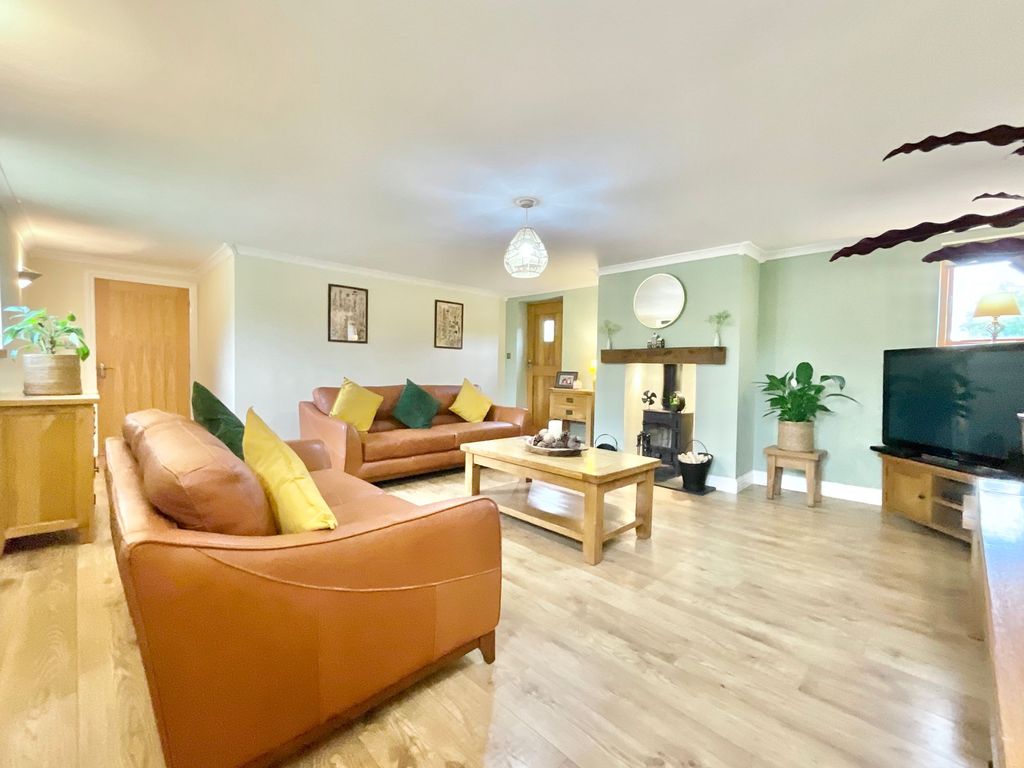Property photo 3 of 35