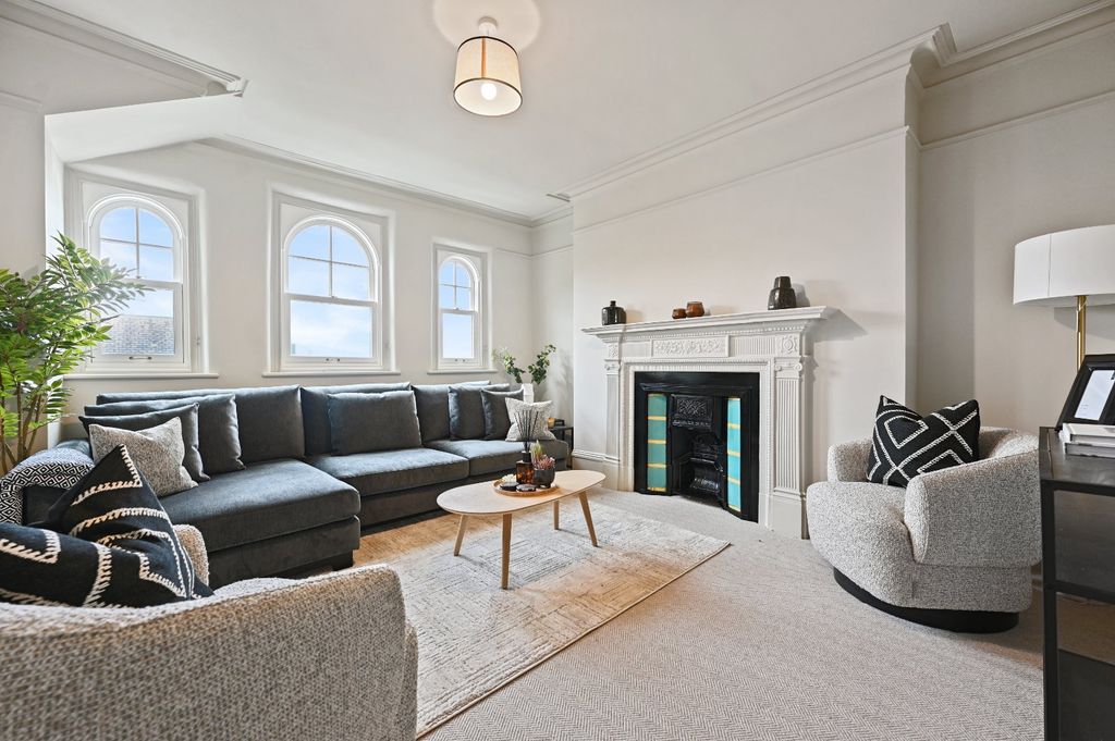 Property photo 2 of 14 Reception Room