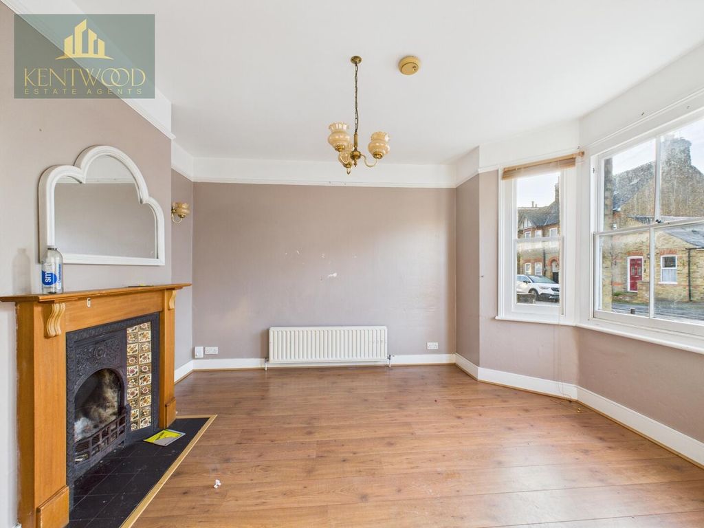 Property photo 3 of 15 Living Room