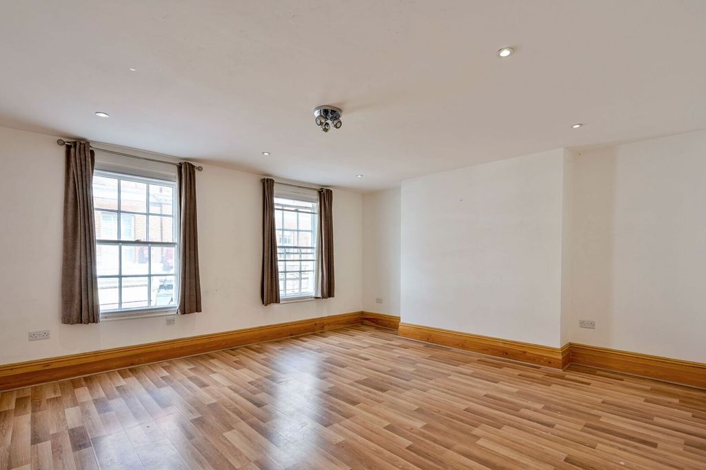 Property photo 1 of 4
