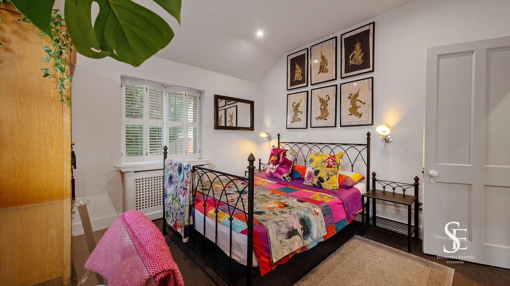 Additional image 25 of 5 bed property for saleOld Wokingham Road, Wokingham RG40