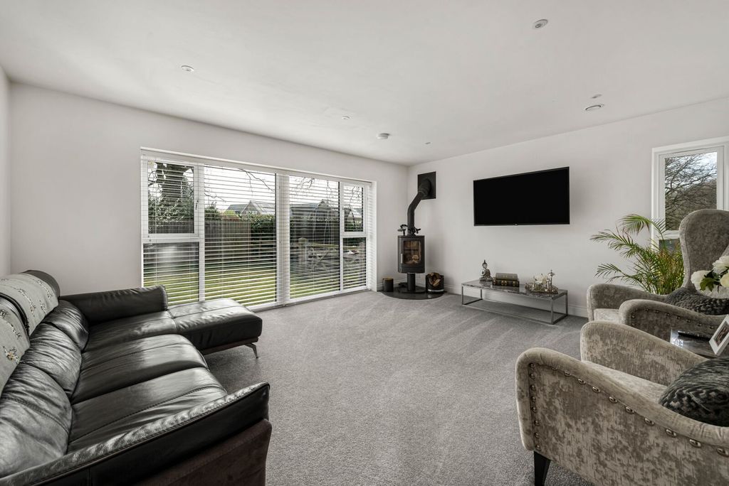Property photo 2 of 39 Picture No. 05