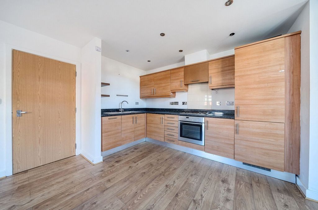 Property photo 2 of 11 Picture No. 43