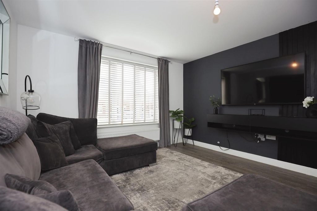 Property photo 3 of 13 Ban30941318.Jpg