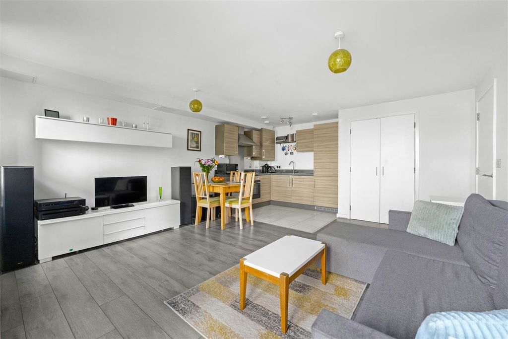 Property photo 2 of 15