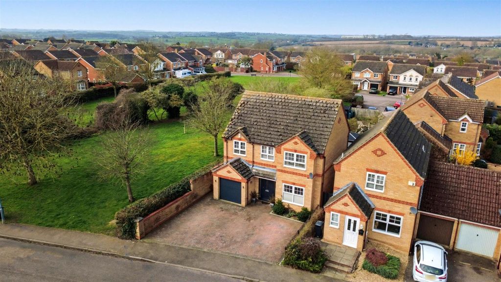 Property photo 1 of 33 Front.Jpg