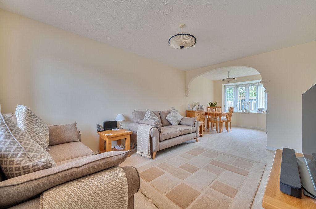 Property photo 2 of 13